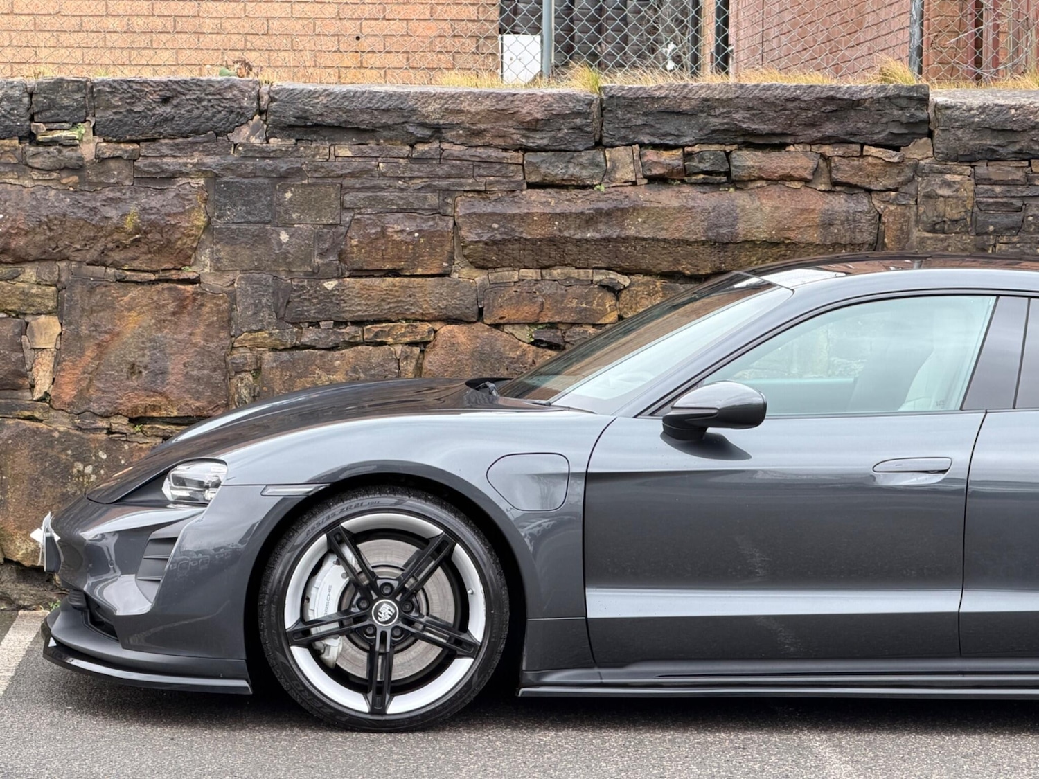 Used Porsche Taycan 2020 for sale - 77358995: Photo 5