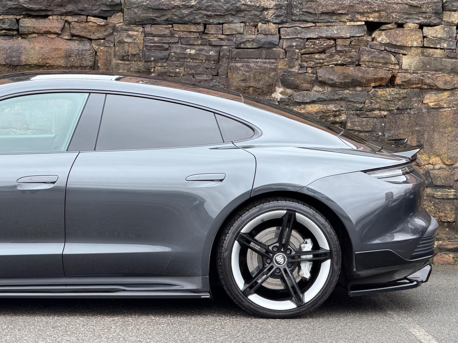 Used Porsche Taycan 2020 for sale - 77358995: Photo 6