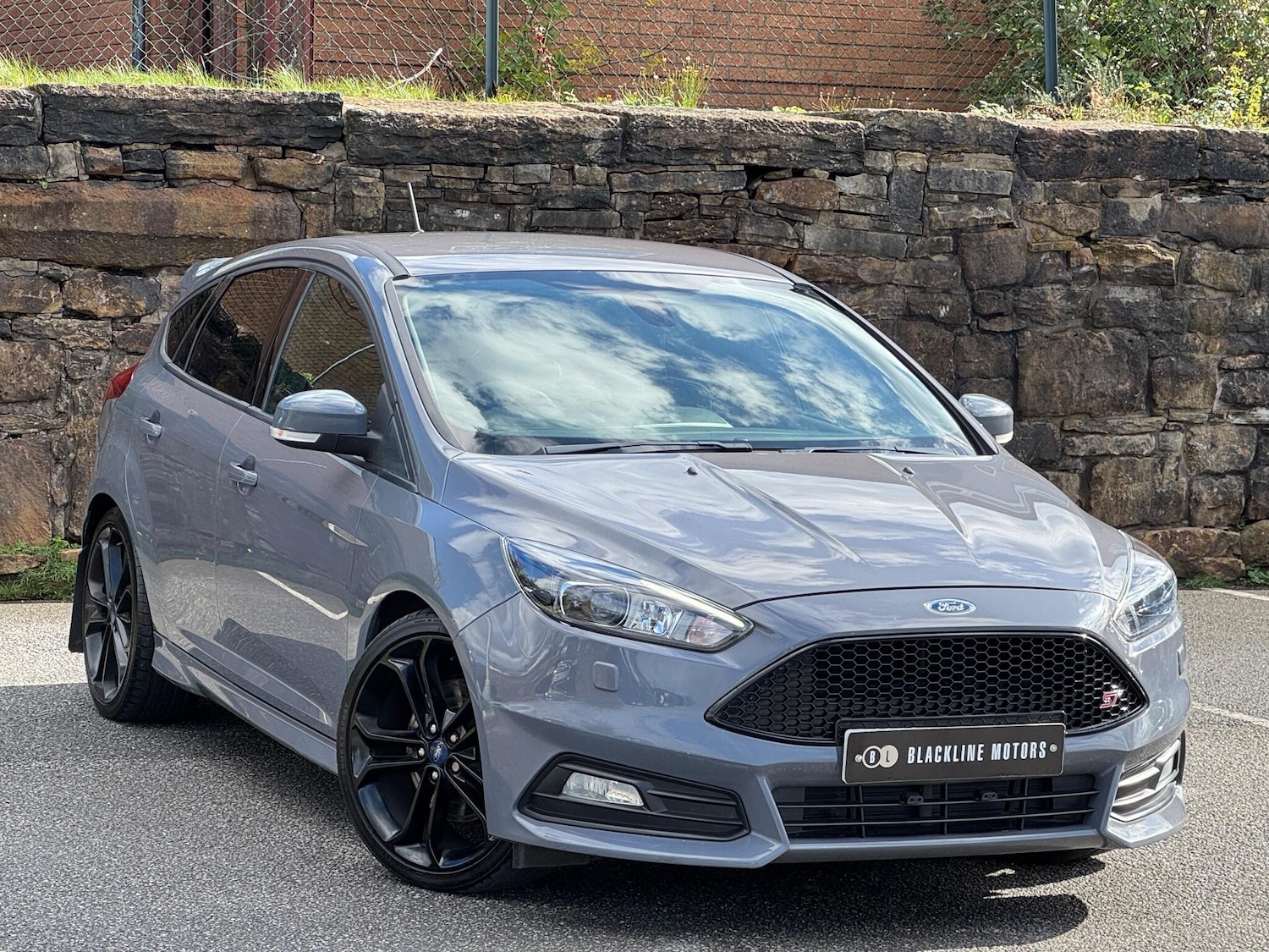 Used Ford Focus 2017 for sale - 76161071: Photo 1