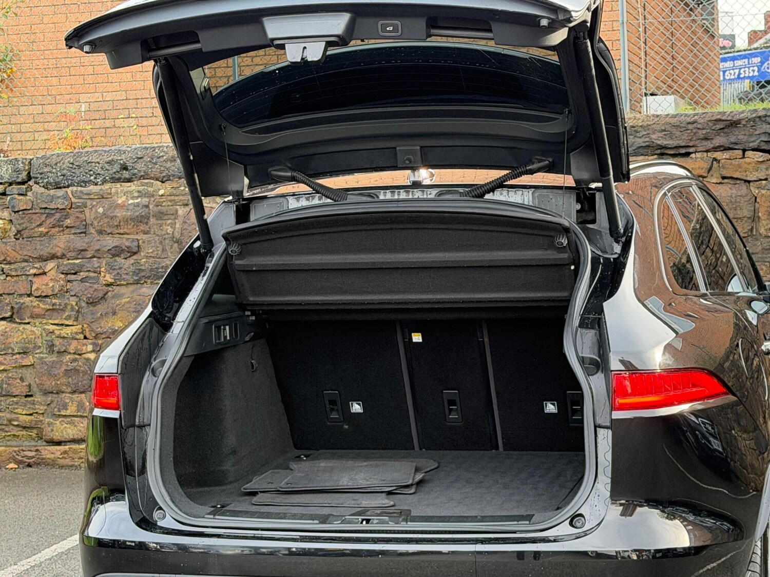 Used Jaguar F-Pace 2017 for sale - 76349364: Photo 21