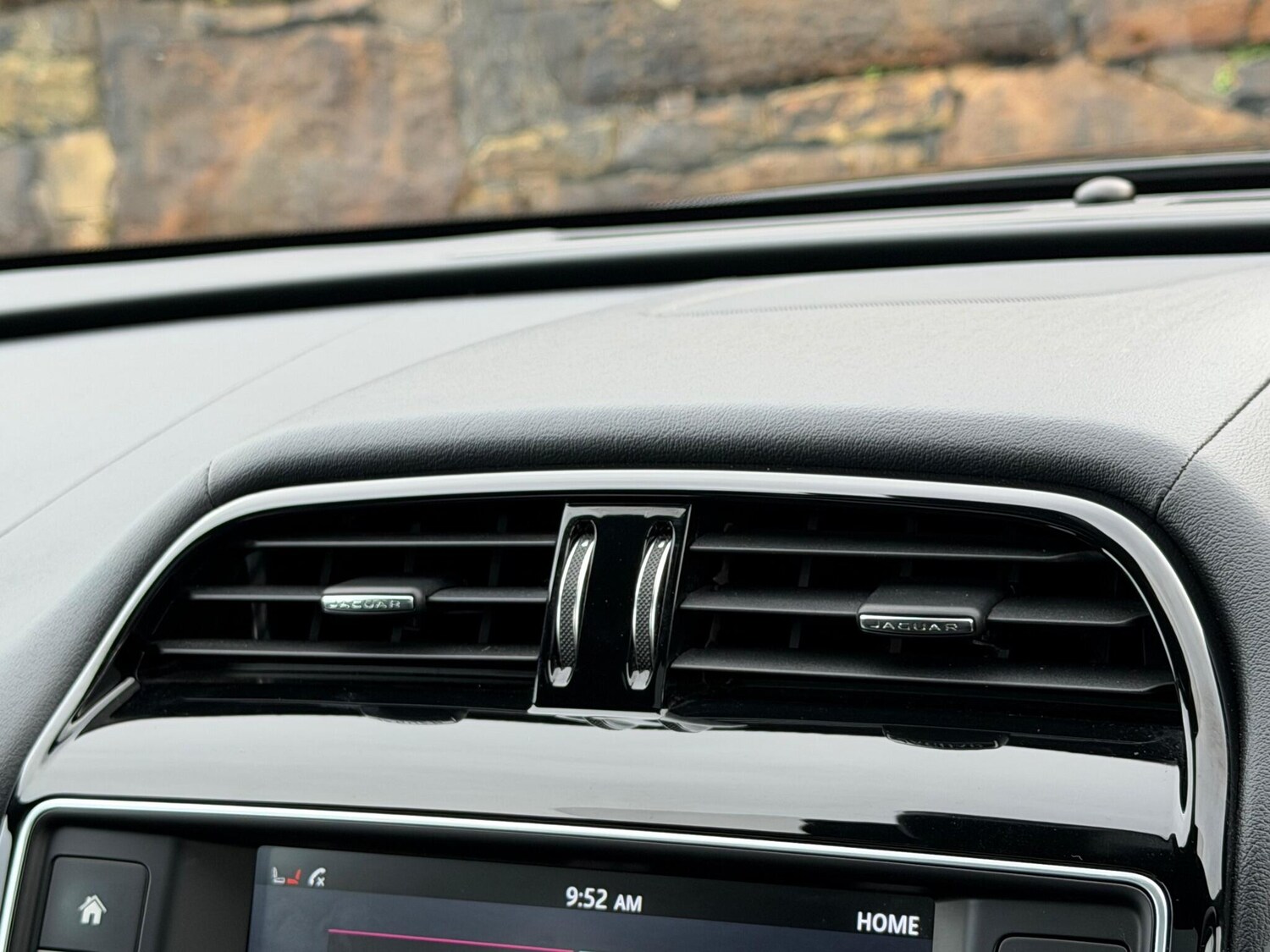 Used Jaguar F-Pace 2017 for sale - 76349364: Photo 30