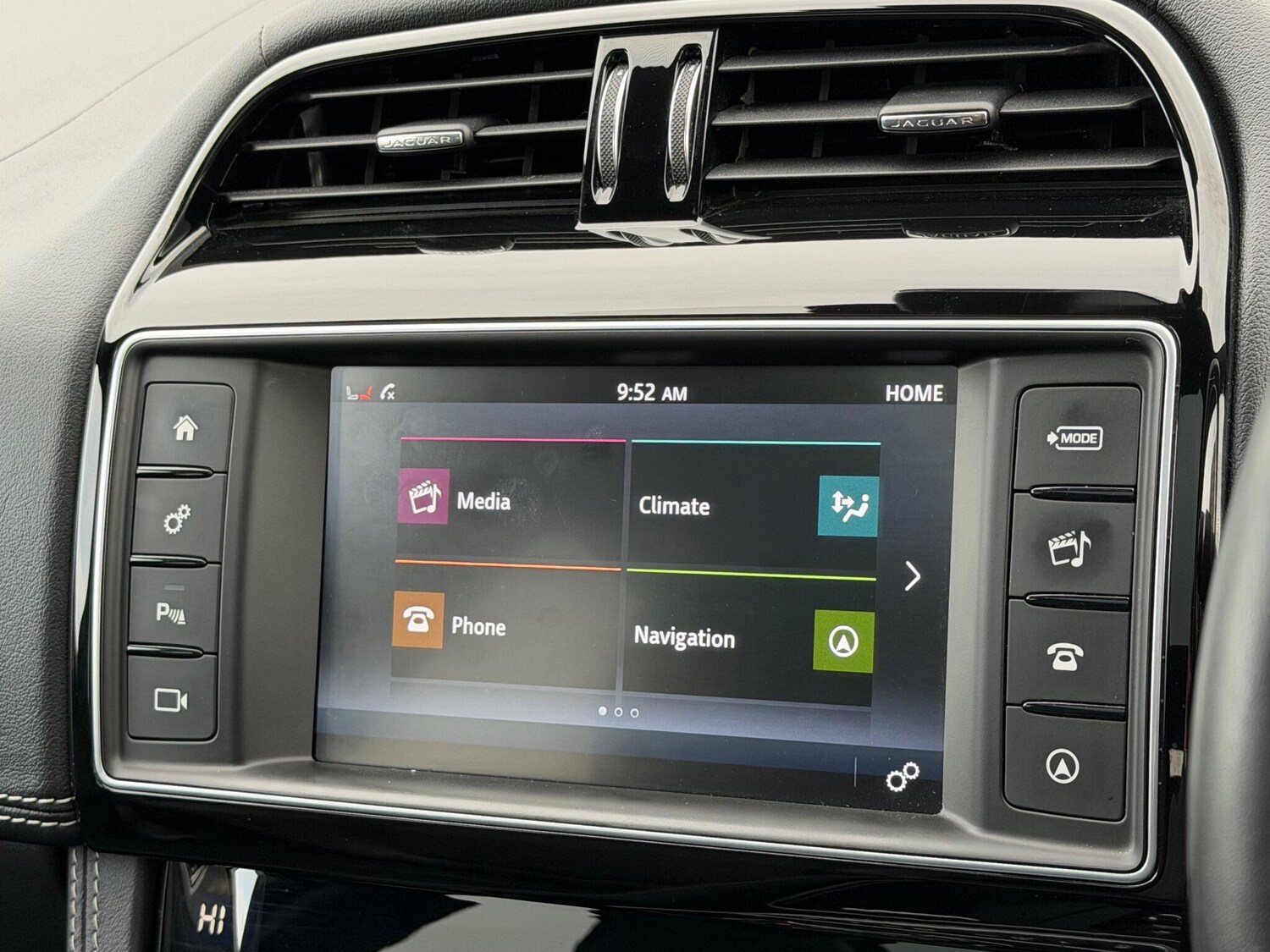 Used Jaguar F-Pace 2017 for sale - 76349364: Photo 31