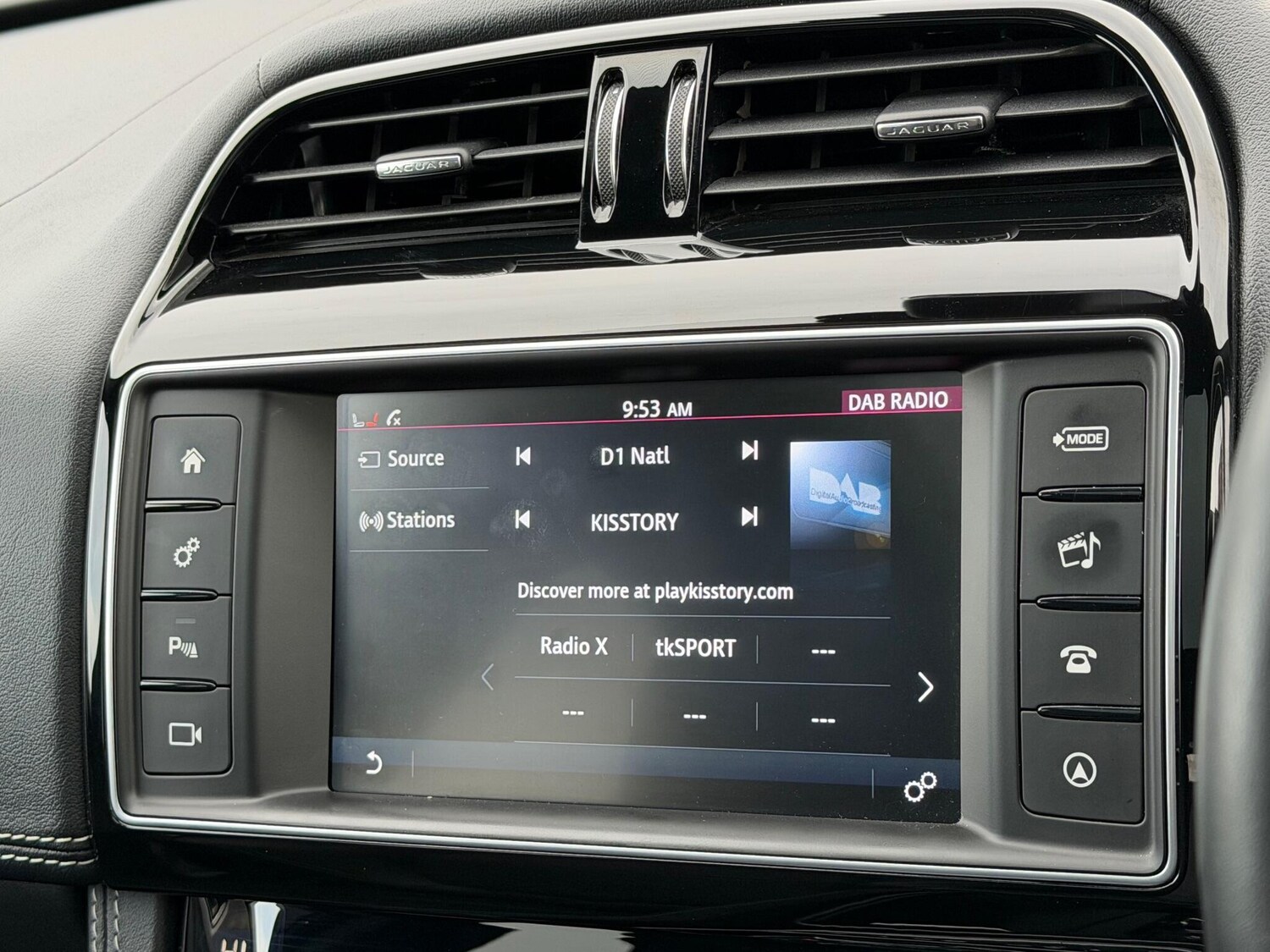 Used Jaguar F-Pace 2017 for sale - 76349364: Photo 32