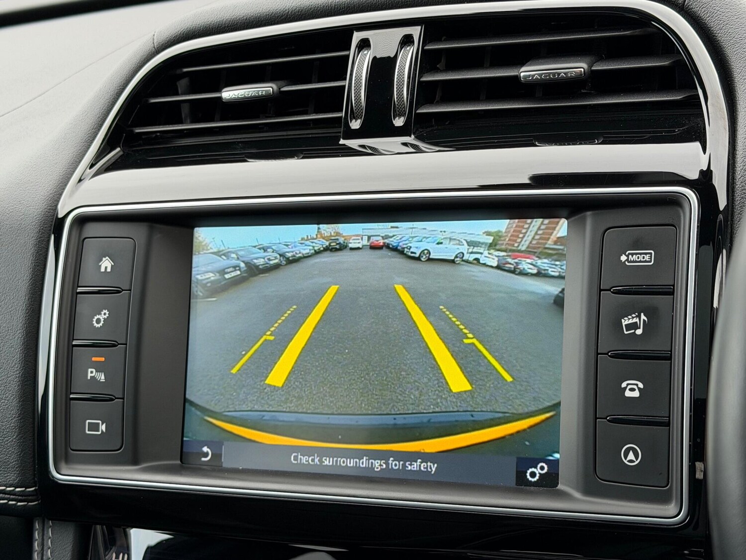 Used Jaguar F-Pace 2017 for sale - 76349364: Photo 37