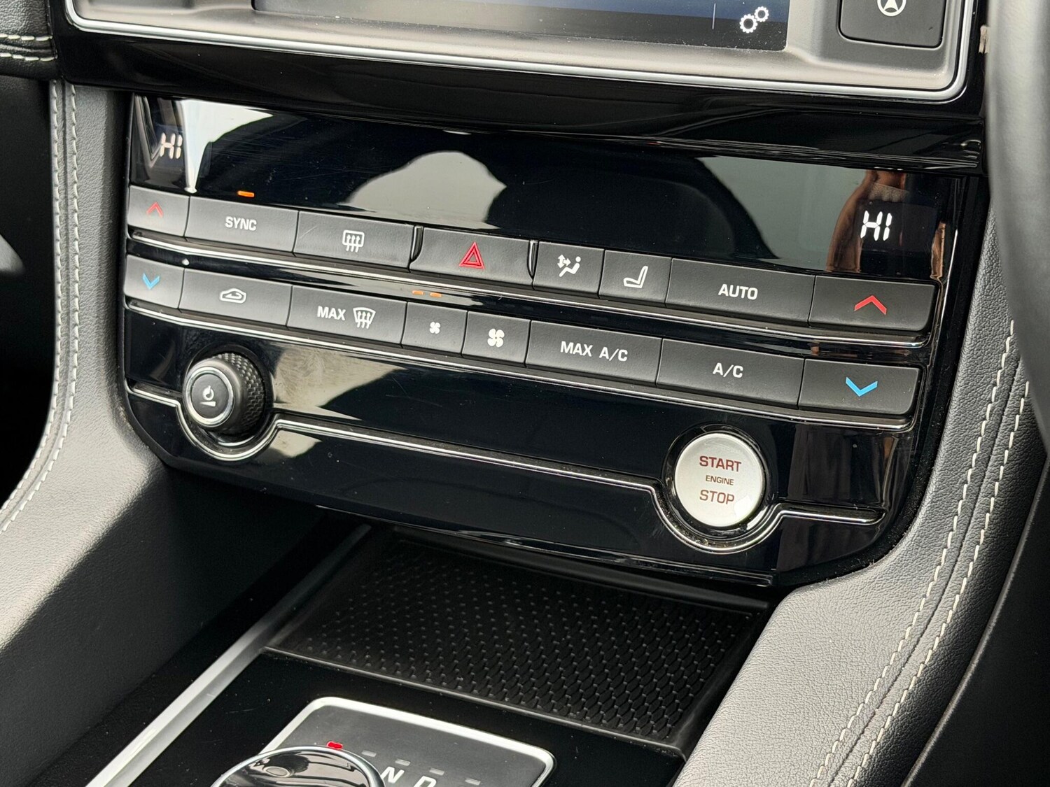 Used Jaguar F-Pace 2017 for sale - 76349364: Photo 40