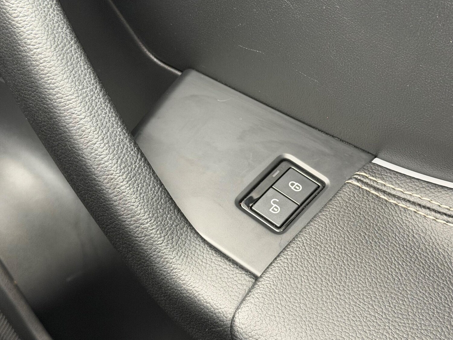 Used Jaguar F-Pace 2017 for sale - 76349364: Photo 47