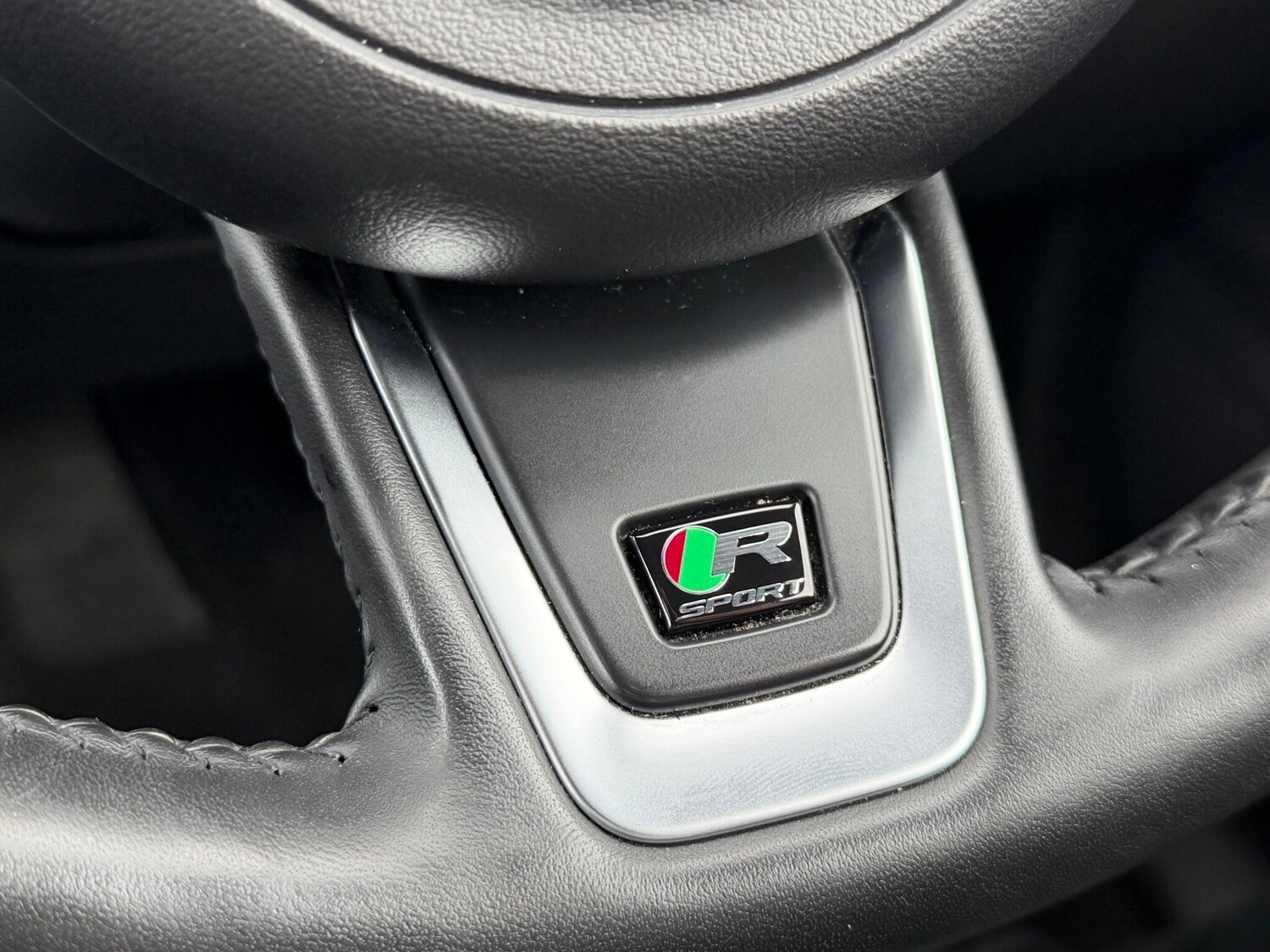 Used Jaguar F-Pace 2017 for sale - 76349364: Photo 49