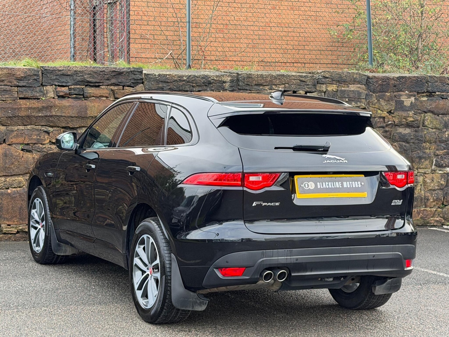 Used Jaguar F-Pace 2017 for sale - 76349364: Photo 5