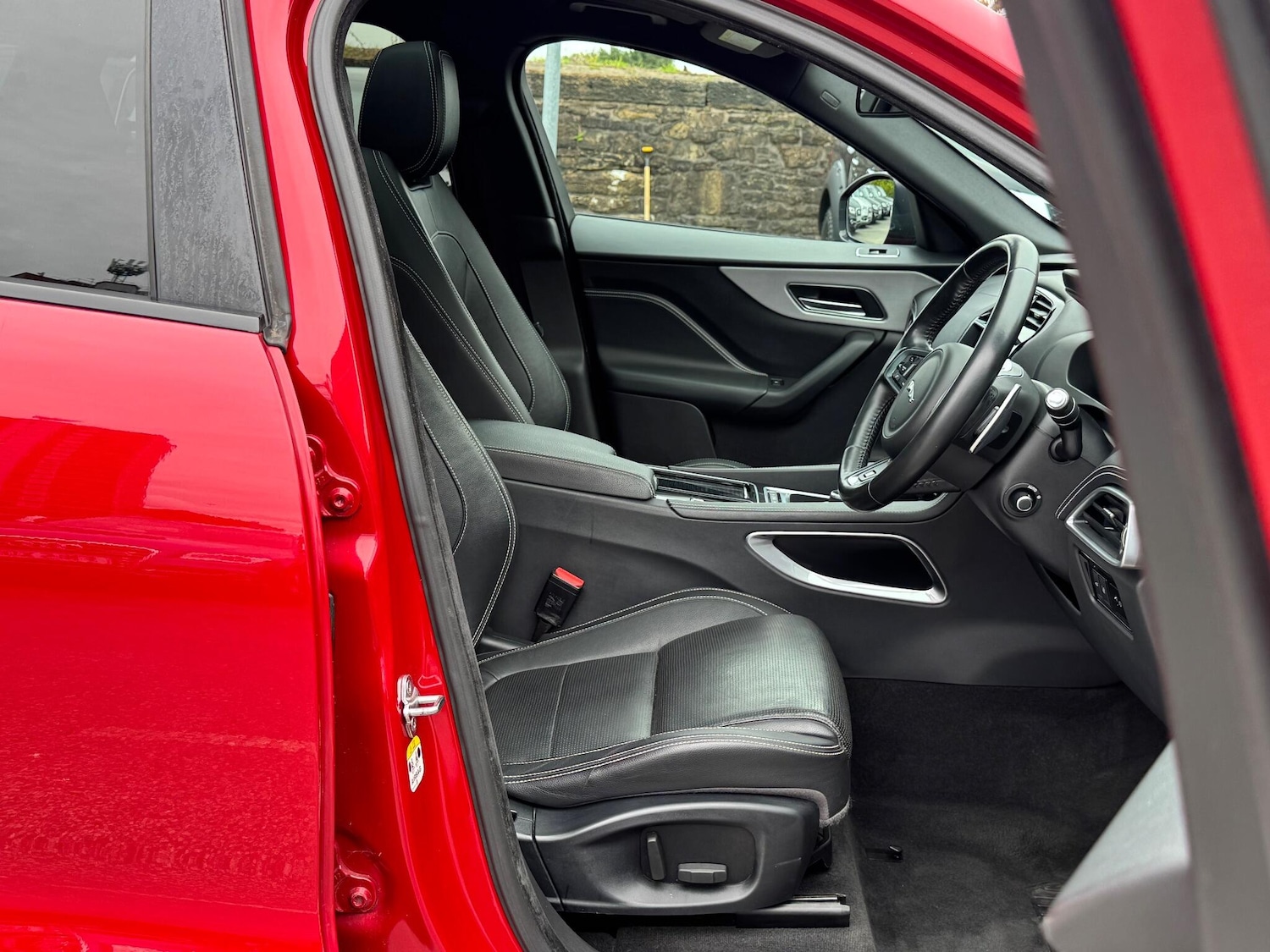 Used Jaguar F-Pace 2017 for sale - 76161072: Photo 14