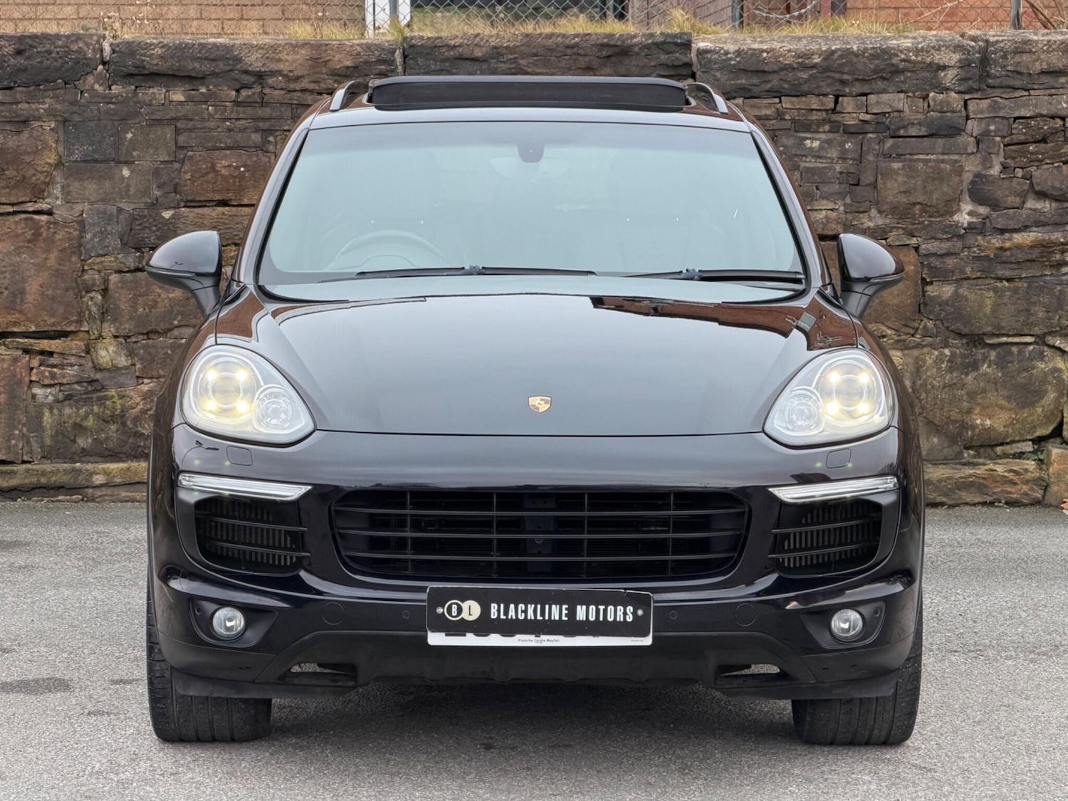 Used Porsche Cayenne 2014 for sale - 77254969: Photo 2