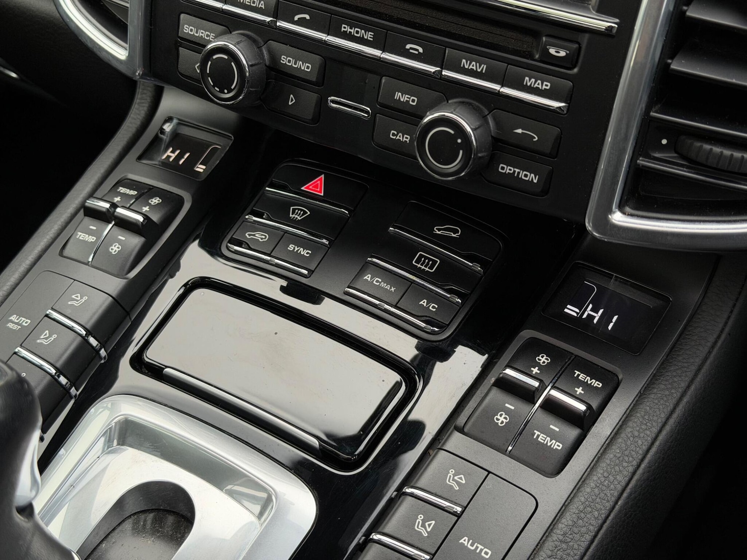 Used Porsche Cayenne 2014 for sale - 77254969: Photo 38