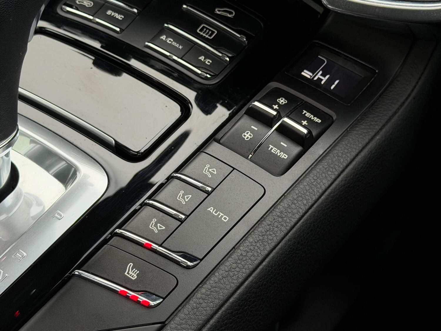 Used Porsche Cayenne 2014 for sale - 77254969: Photo 39