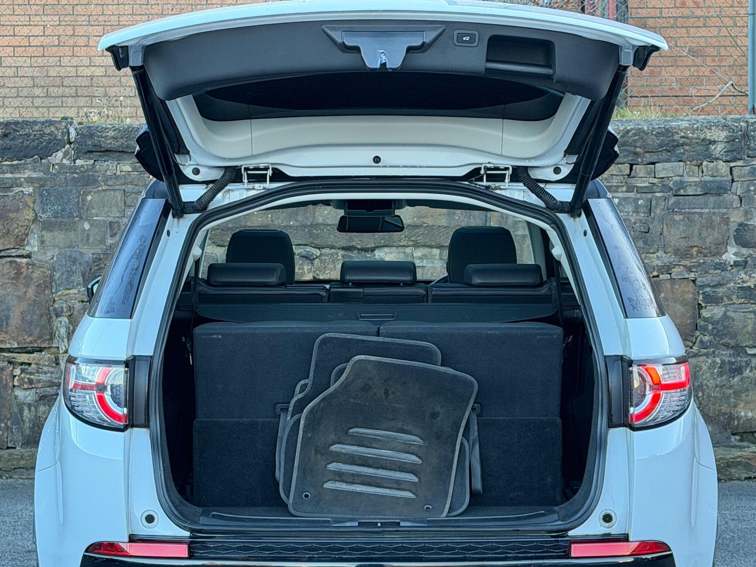 Used Land Rover Discovery Sport 2017 for sale - 77097959: Photo 23