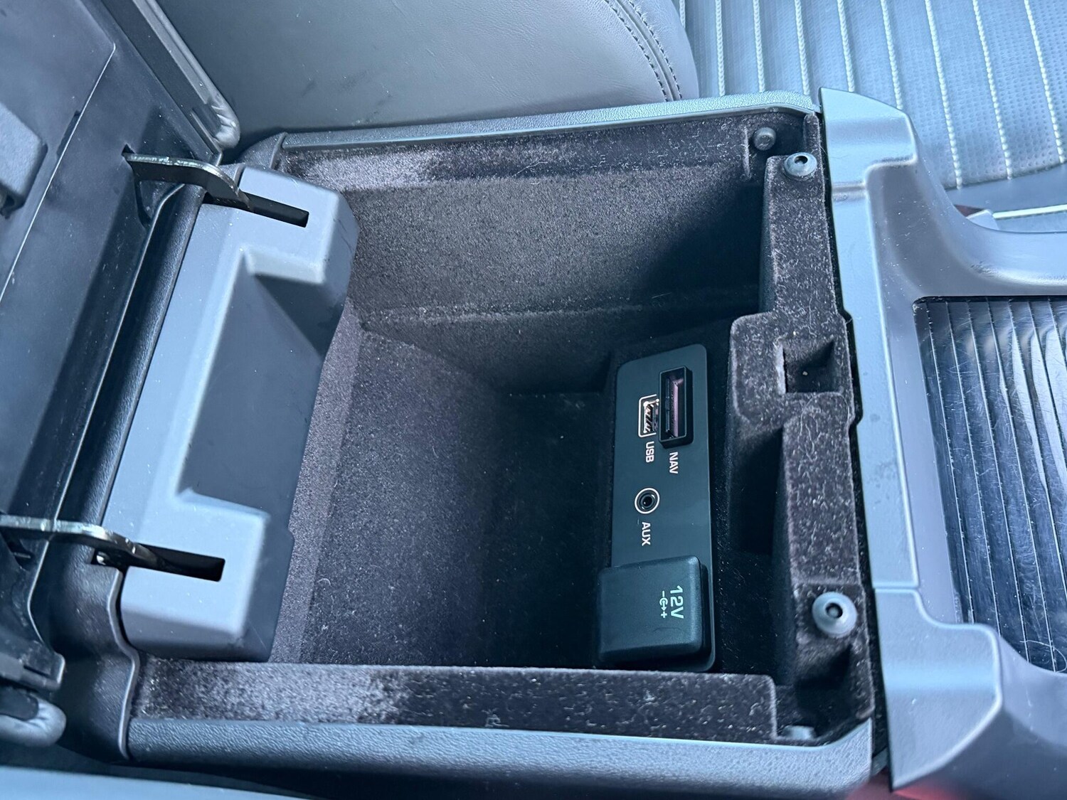 Used Land Rover Discovery Sport 2017 for sale - 77097959: Photo 45