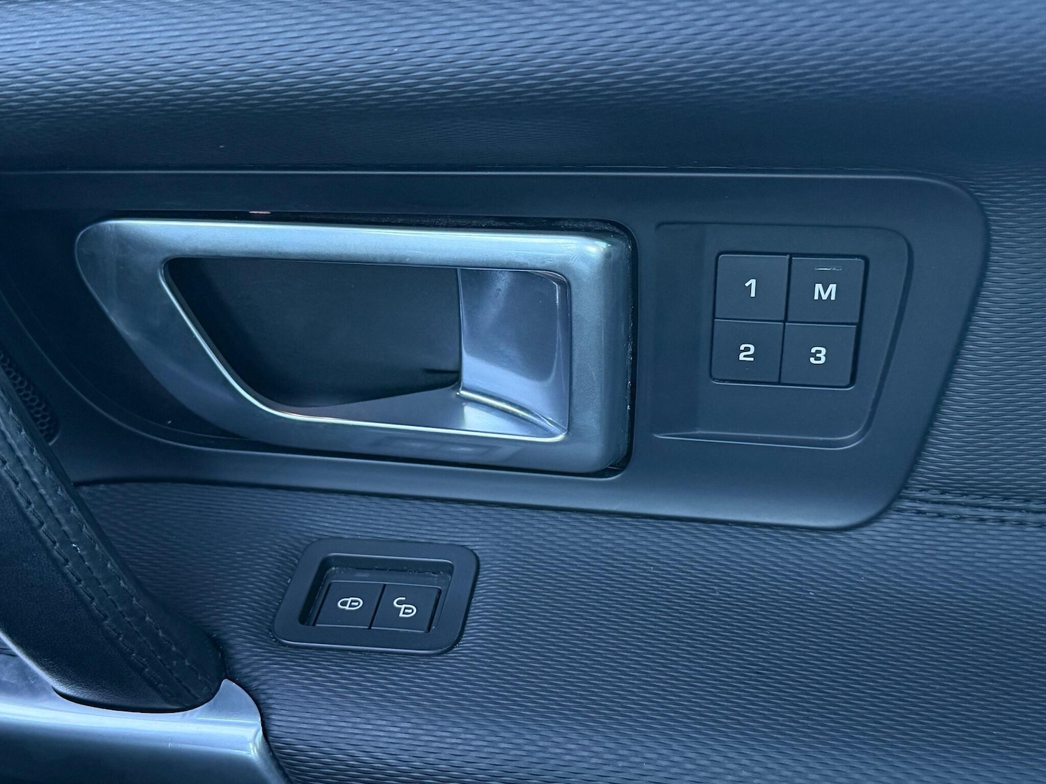 Used Land Rover Discovery Sport 2017 for sale - 77097959: Photo 49