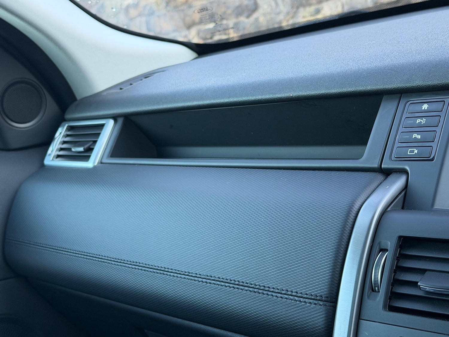 Used Land Rover Discovery Sport 2017 for sale - 77097959: Photo 53