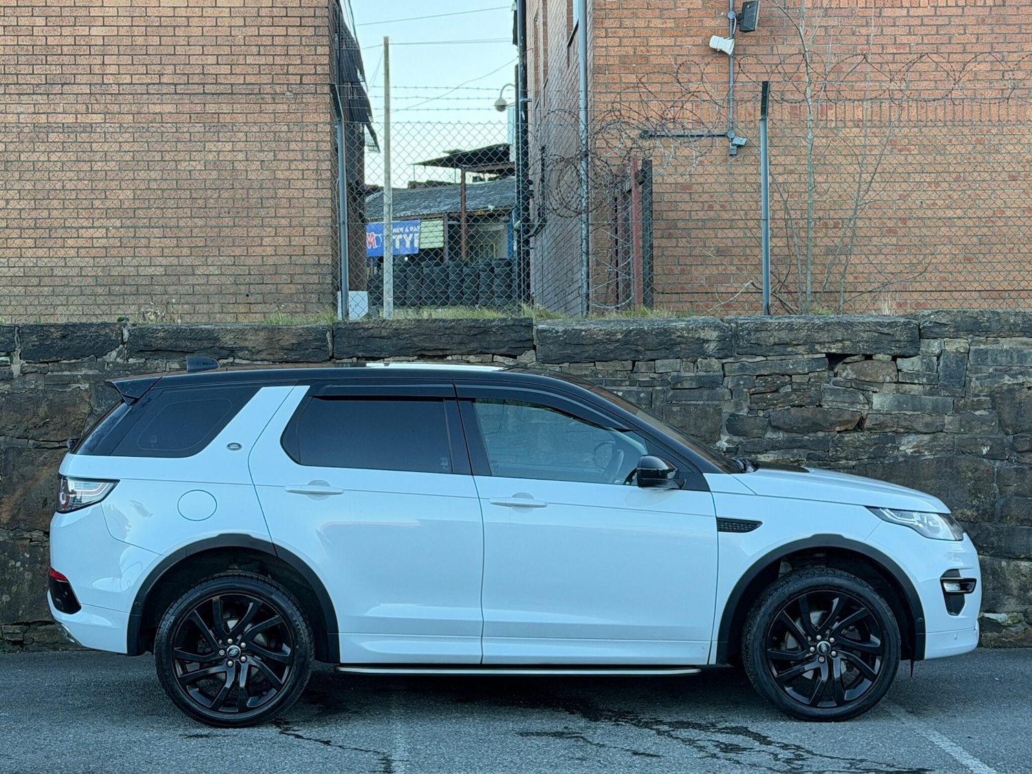 Used Land Rover Discovery Sport 2017 for sale - 77097959: Photo 8
