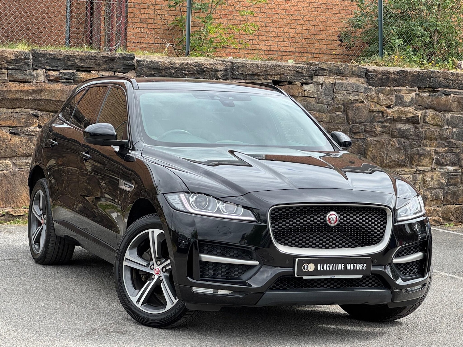 Used Jaguar F-Pace 2018 for sale - 76161082: Photo 1