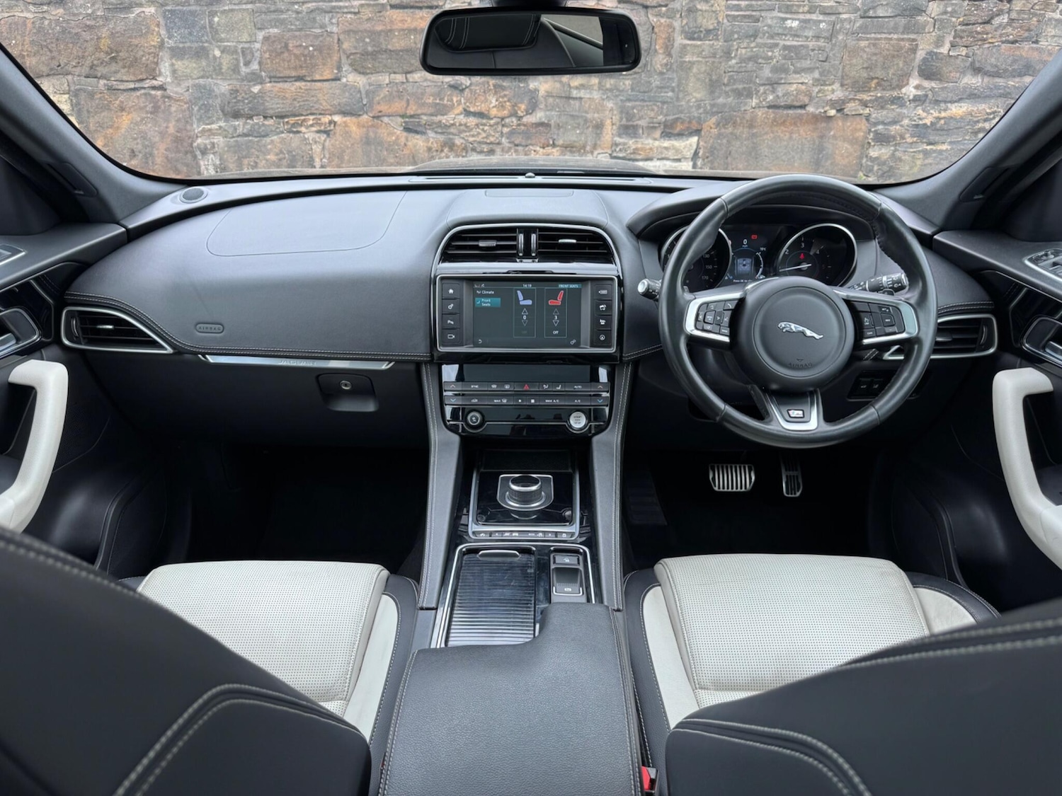 Used Jaguar F-Pace 2018 for sale - 76161082: Photo 11