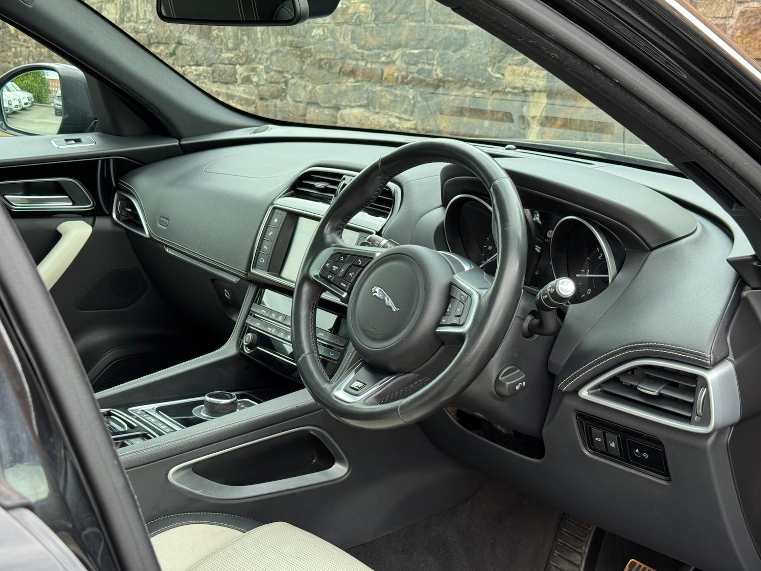 Used Jaguar F-Pace 2018 for sale - 76161082: Photo 12