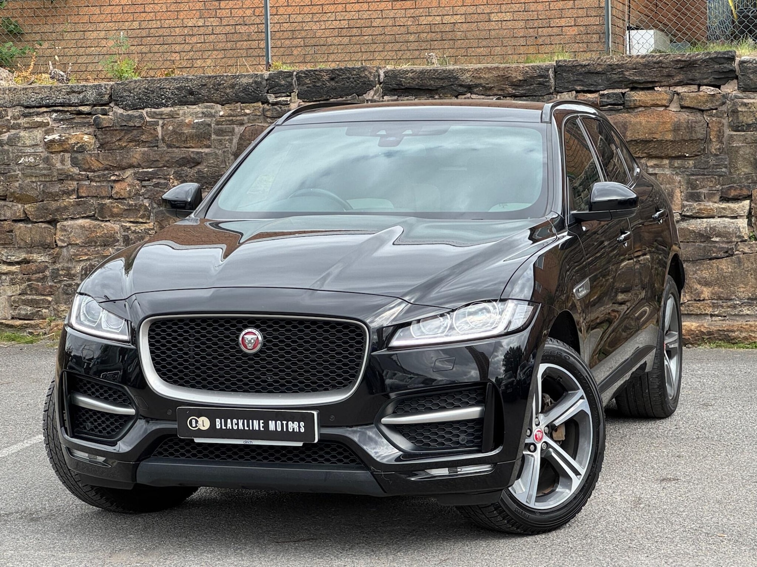 Used Jaguar F-Pace 2018 for sale - 76161082: Photo 3