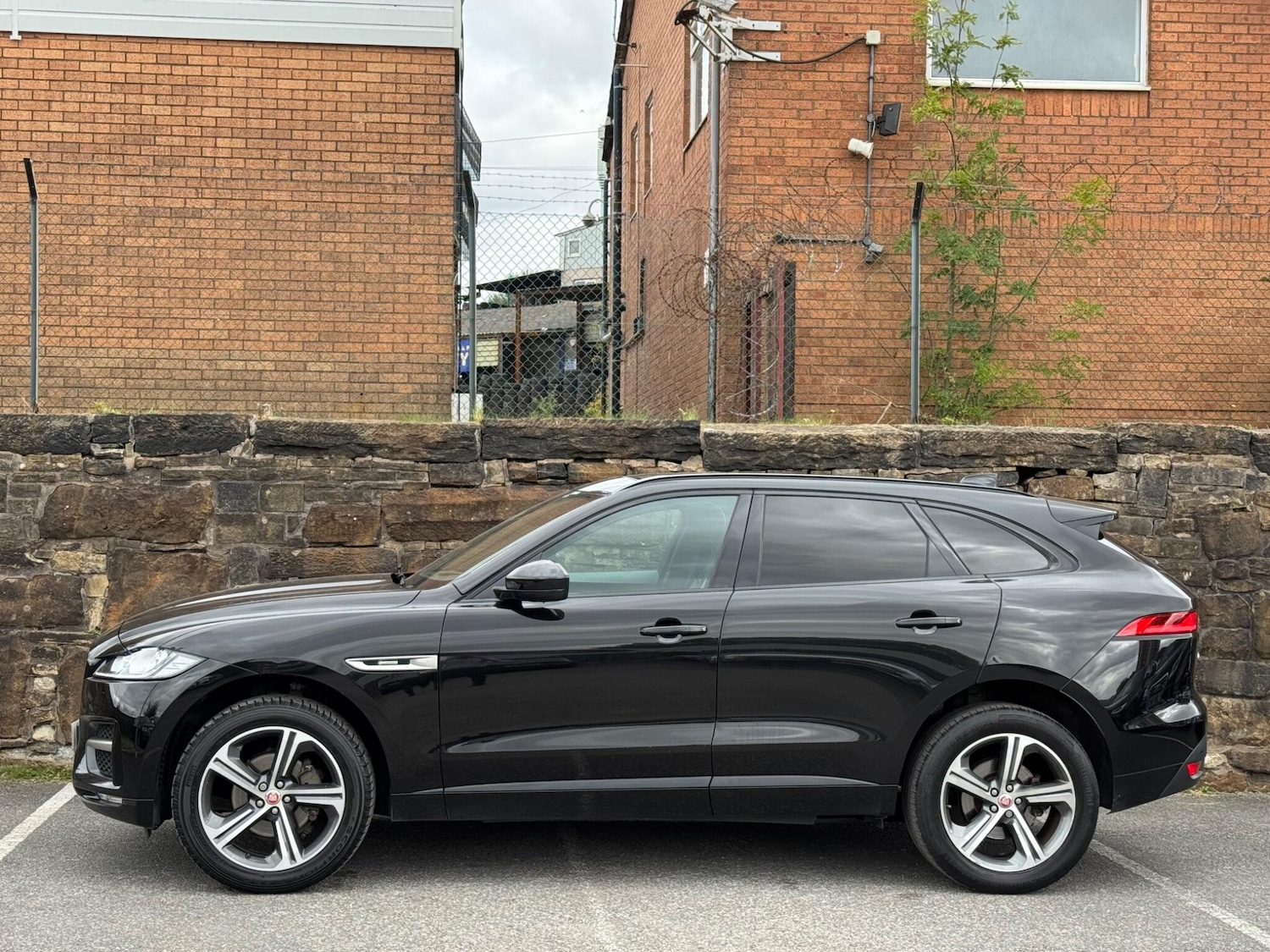 Used Jaguar F-Pace 2018 for sale - 76161082: Photo 4