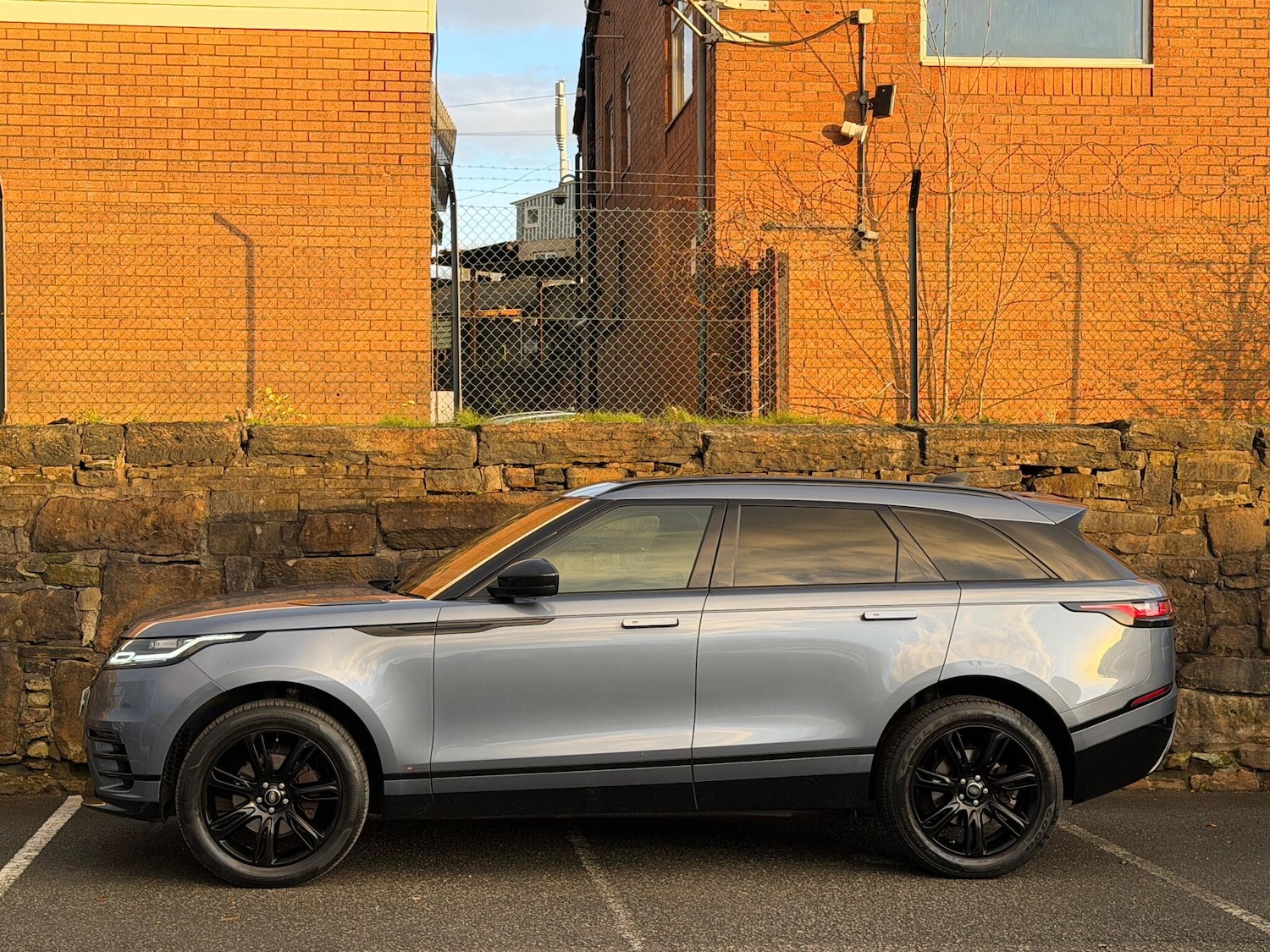 Used Land Rover Range Rover Velar 2018 for sale - 76550018: Photo 4