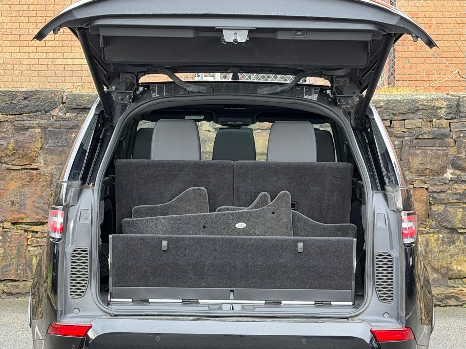 Used Land Rover Discovery 2020 for sale - 77468150: Photo 24