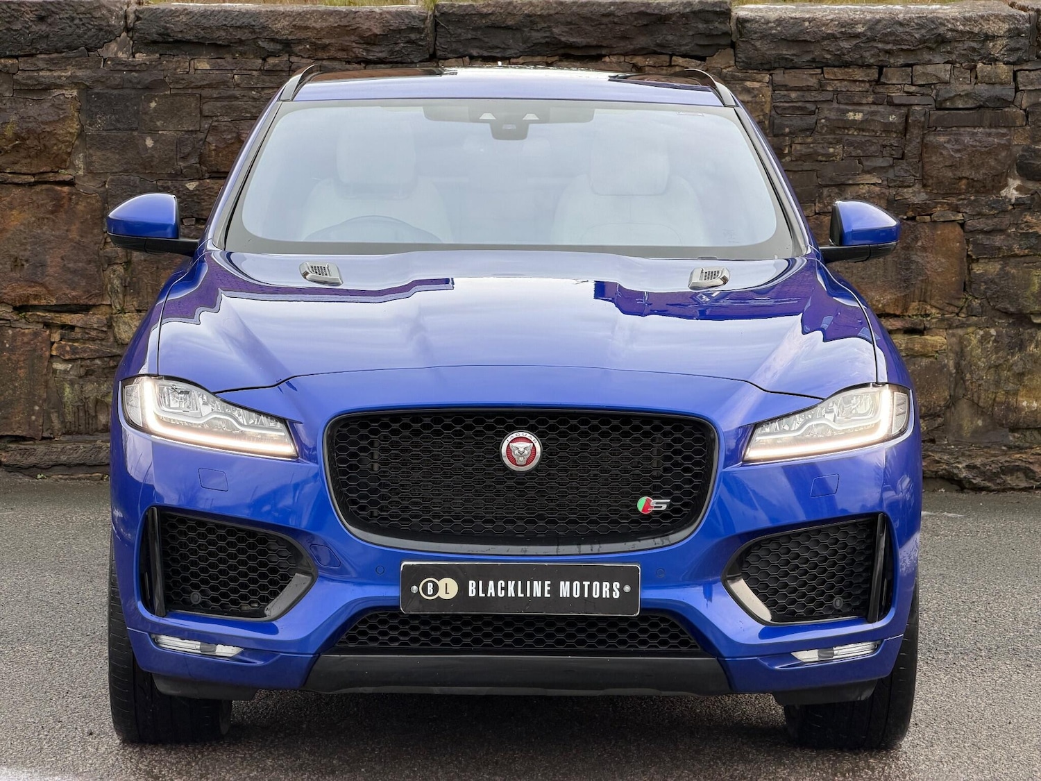 Used Jaguar F-Pace 2016 for sale - 77144283: Photo 2