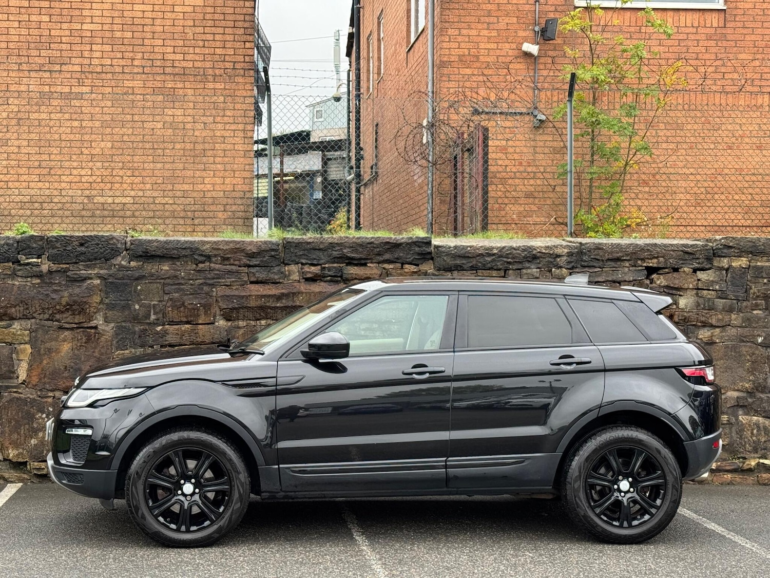 Used Land Rover Range Rover Evoque 2016 for sale - 76161068: Photo 4