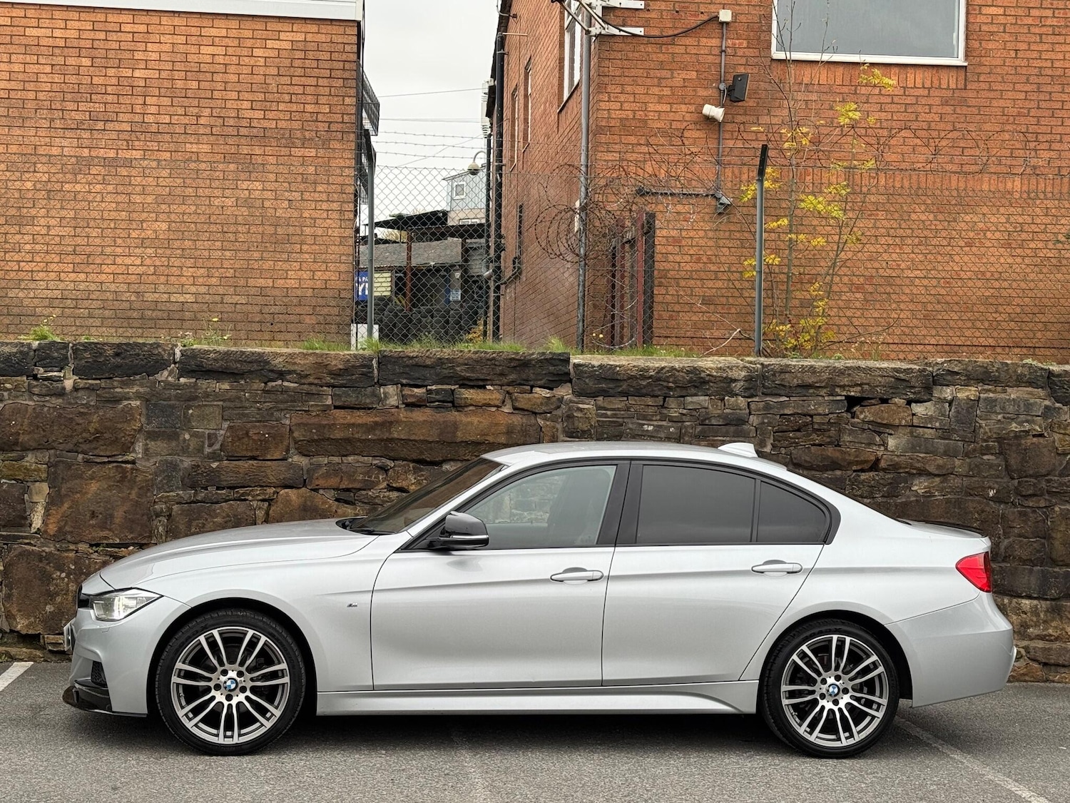 Used BMW 3 Series 2015 for sale - 76227656: Photo 4