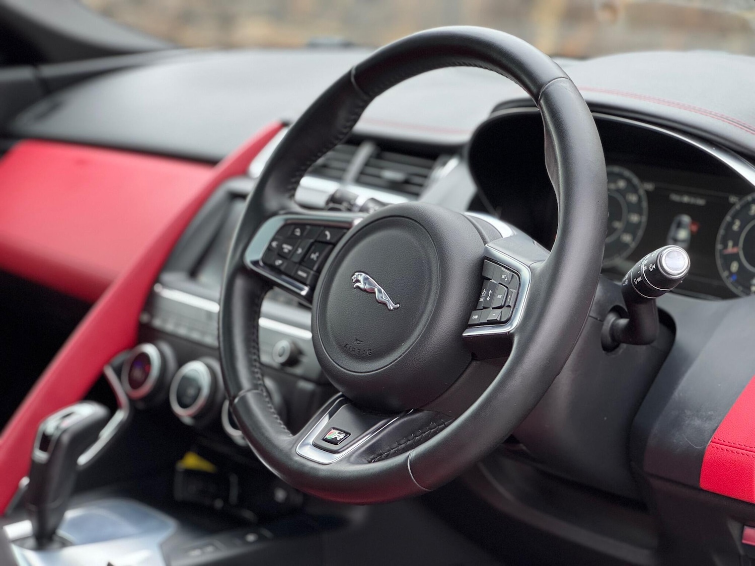 Used Jaguar E-Pace 2018 for sale - 76990295: Photo 14