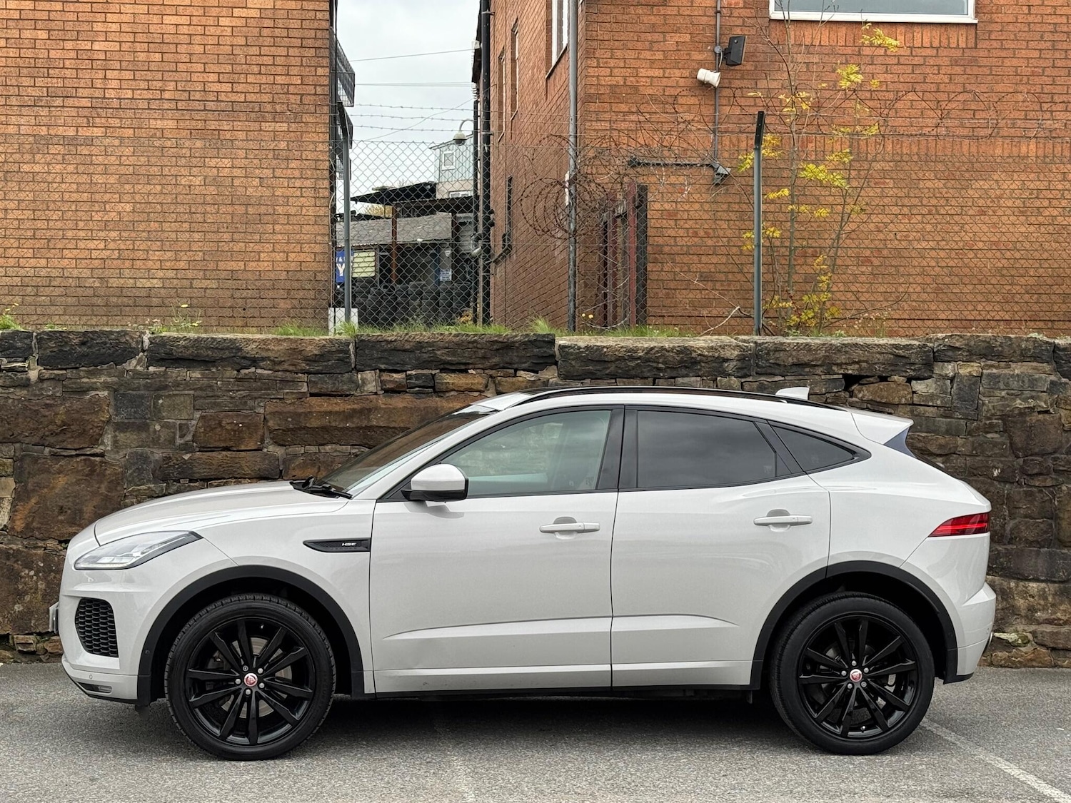 Used Jaguar E-Pace 2018 for sale - 76990295: Photo 4
