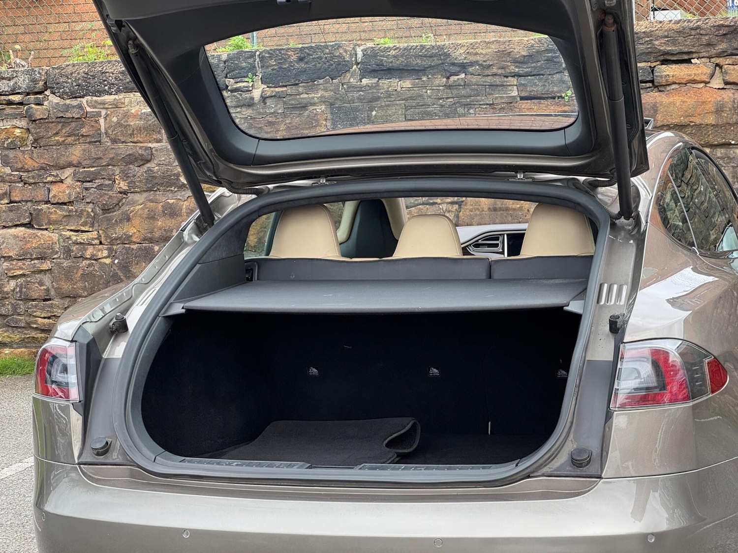 Used Tesla Model S 2016 for sale - 76161044: Photo 23