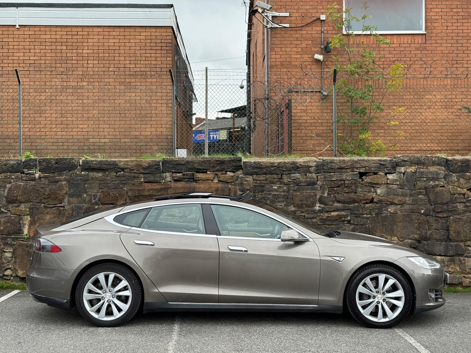 Used Tesla Model S 2016 for sale - 76161044: Photo 8