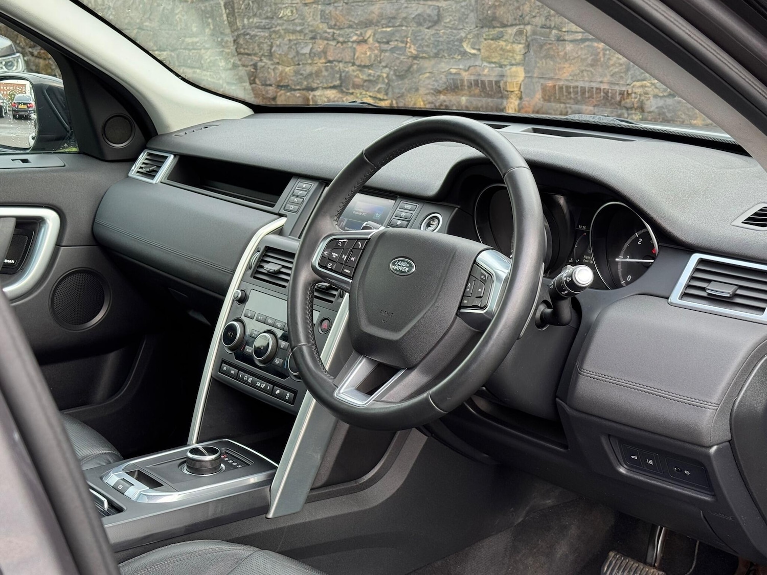 Used Land Rover Discovery Sport 2017 for sale - 76251254: Photo 11