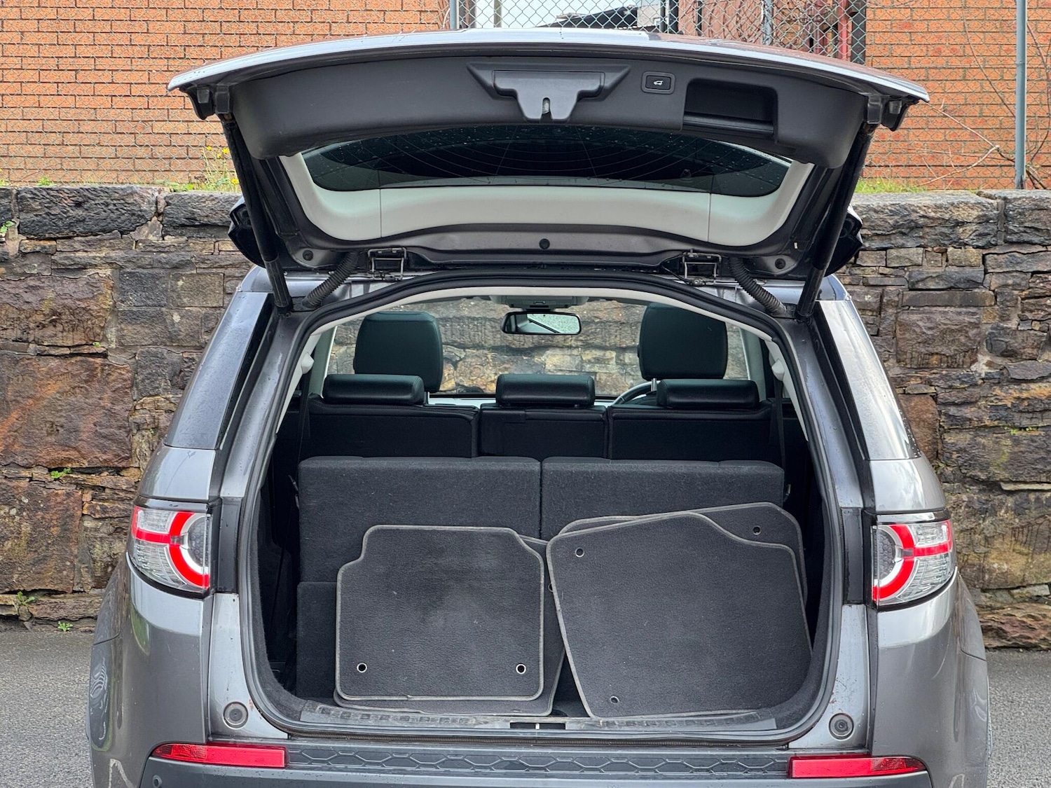 Used Land Rover Discovery Sport 2017 for sale - 76251254: Photo 21