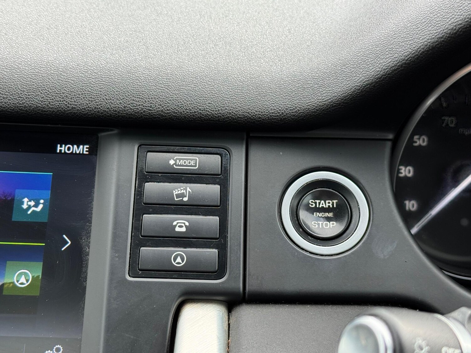 Used Land Rover Discovery Sport 2017 for sale - 76251254: Photo 43