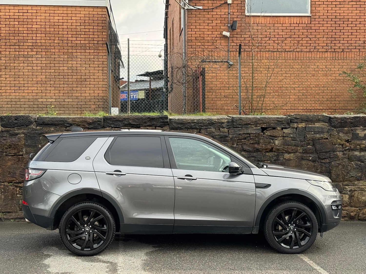 Used Land Rover Discovery Sport 2017 for sale - 76251254: Photo 8
