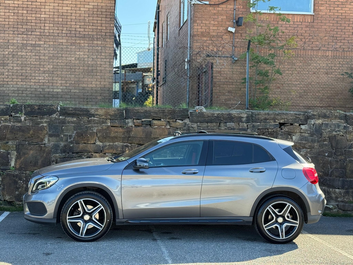 Used Mercedes-Benz GLA 2015 for sale - 76161024: Photo 4