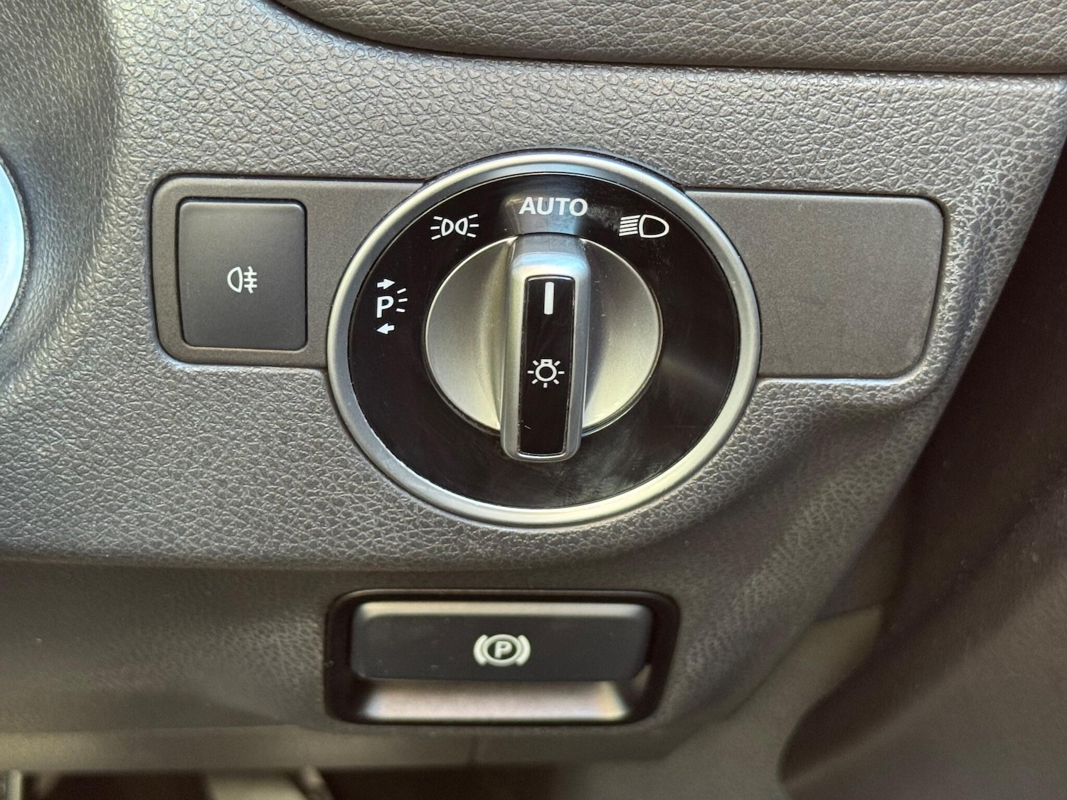 Used Mercedes-Benz GLA 2015 for sale - 76161024: Photo 50