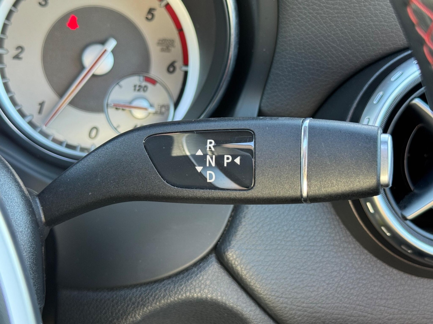 Used Mercedes-Benz GLA 2015 for sale - 76161024: Photo 54
