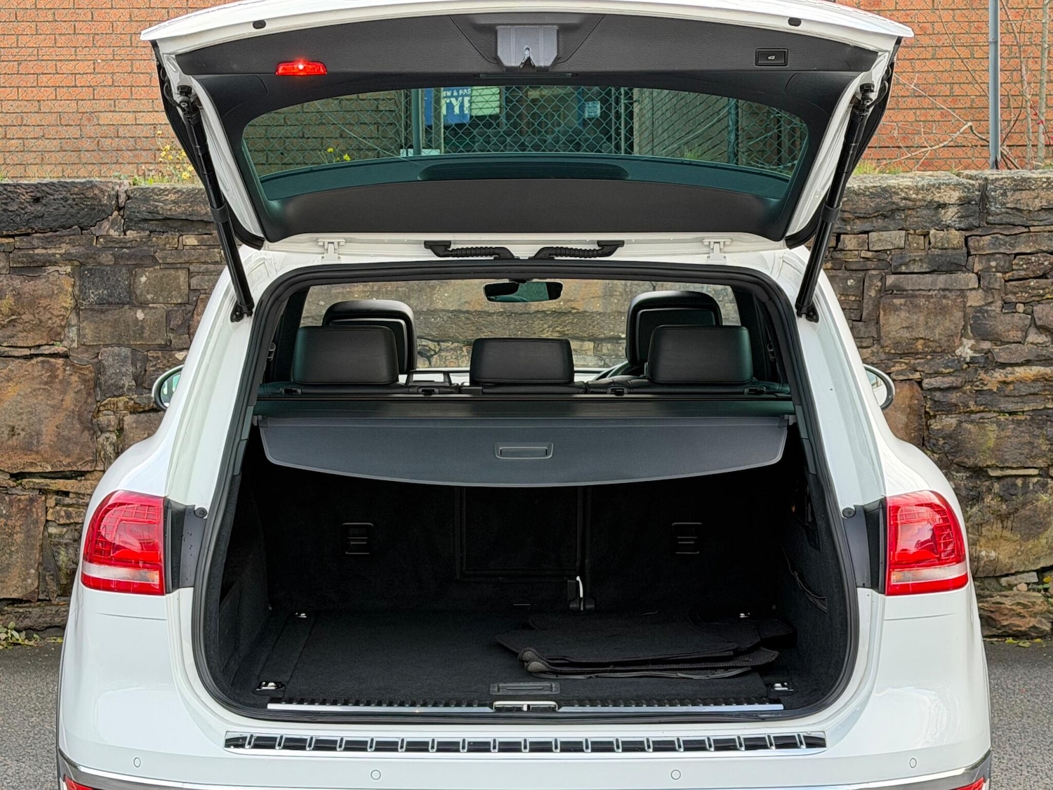 Used Volkswagen Touareg 2018 for sale - 76992177: Photo 23