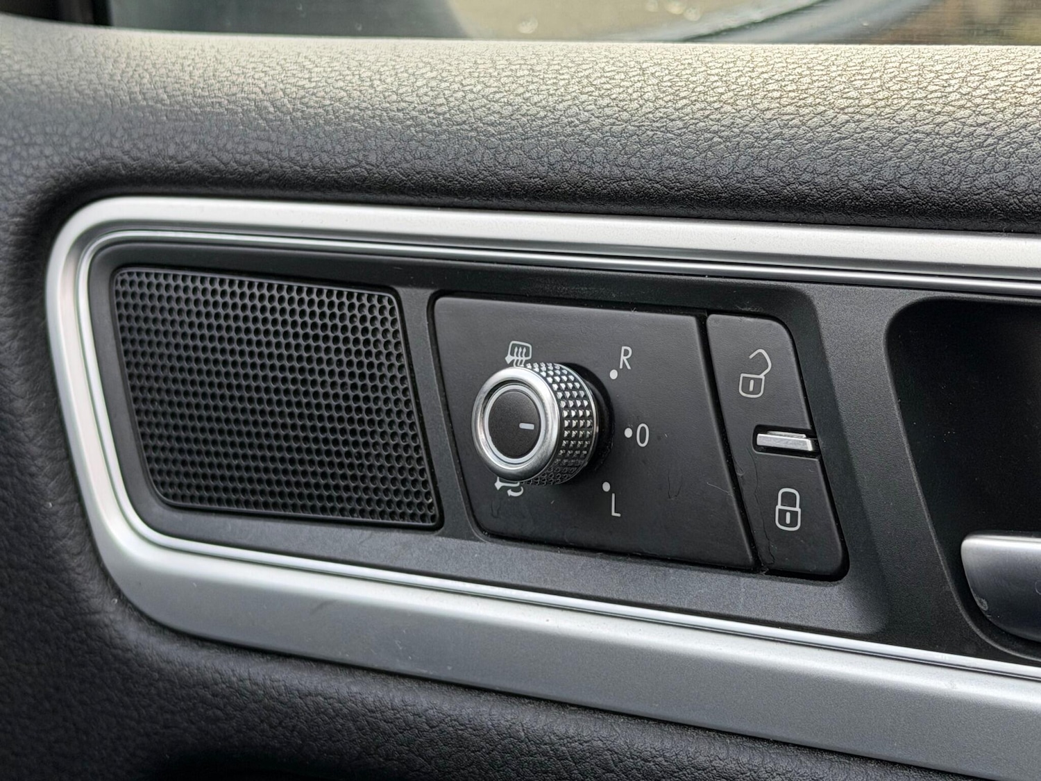 Used Volkswagen Touareg 2018 for sale - 76992177: Photo 36