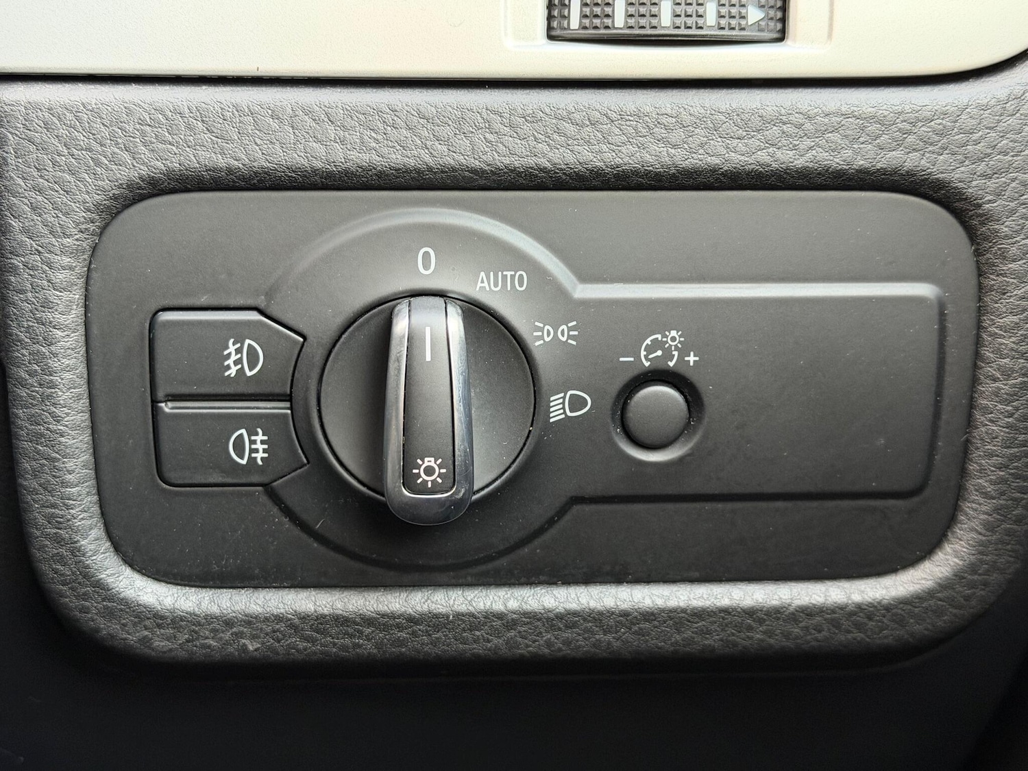 Used Volkswagen Touareg 2018 for sale - 76992177: Photo 37