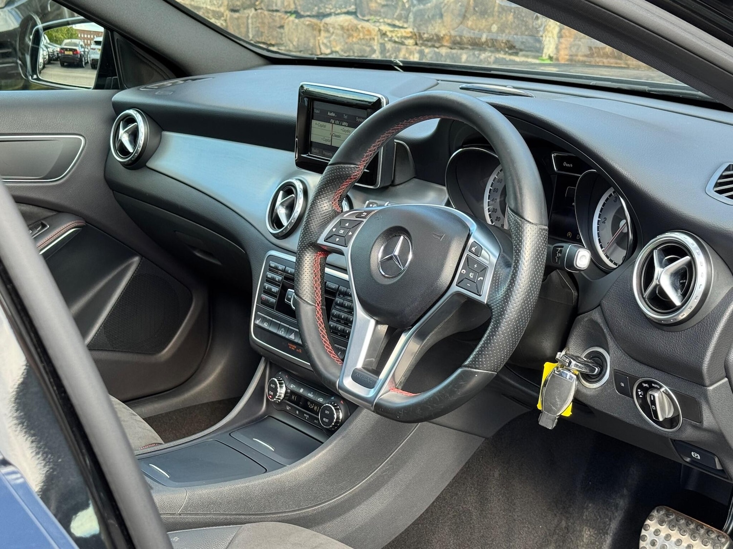 Used Mercedes-Benz GLA 2015 for sale - 76988885: Photo 13