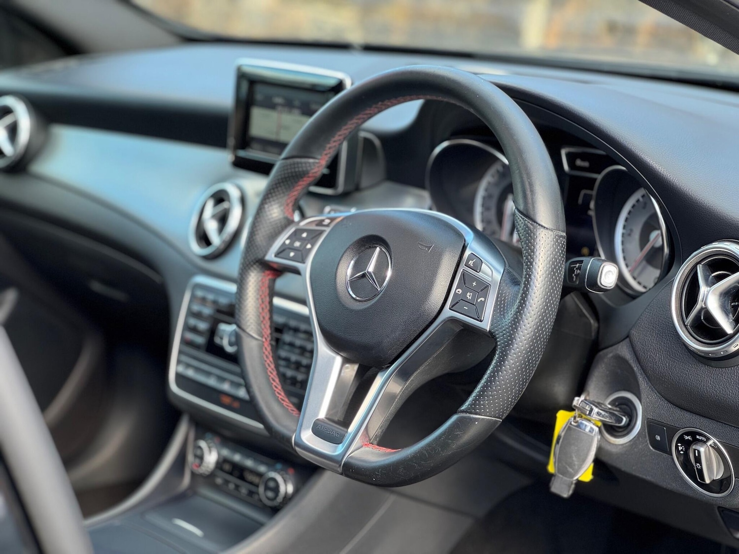 Used Mercedes-Benz GLA 2015 for sale - 76988885: Photo 14