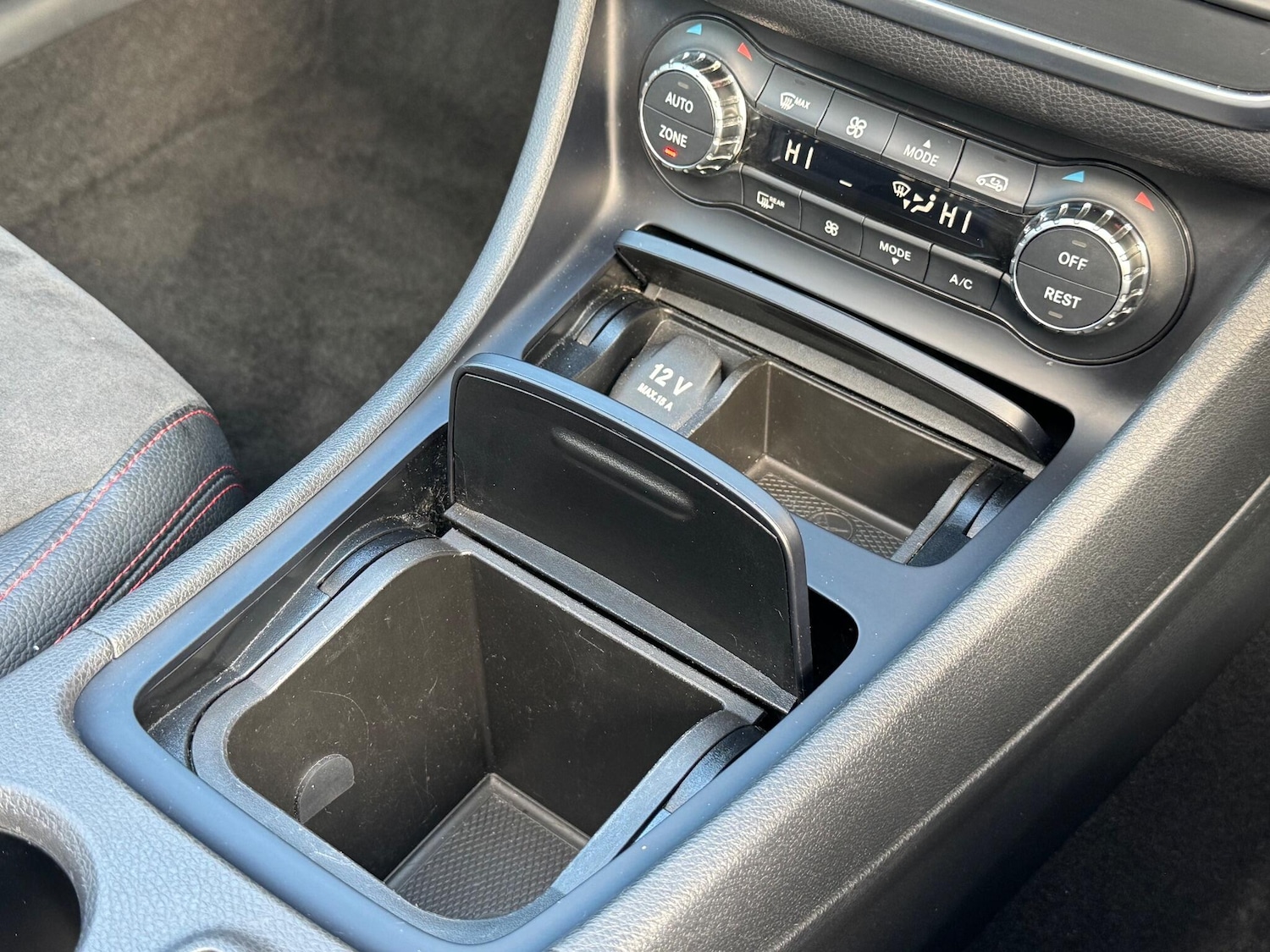 Used Mercedes-Benz GLA 2015 for sale - 76988885: Photo 38