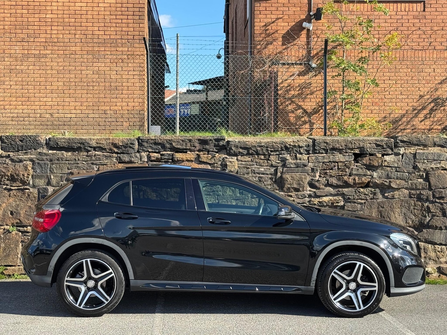 Used Mercedes-Benz GLA 2015 for sale - 76988885: Photo 8