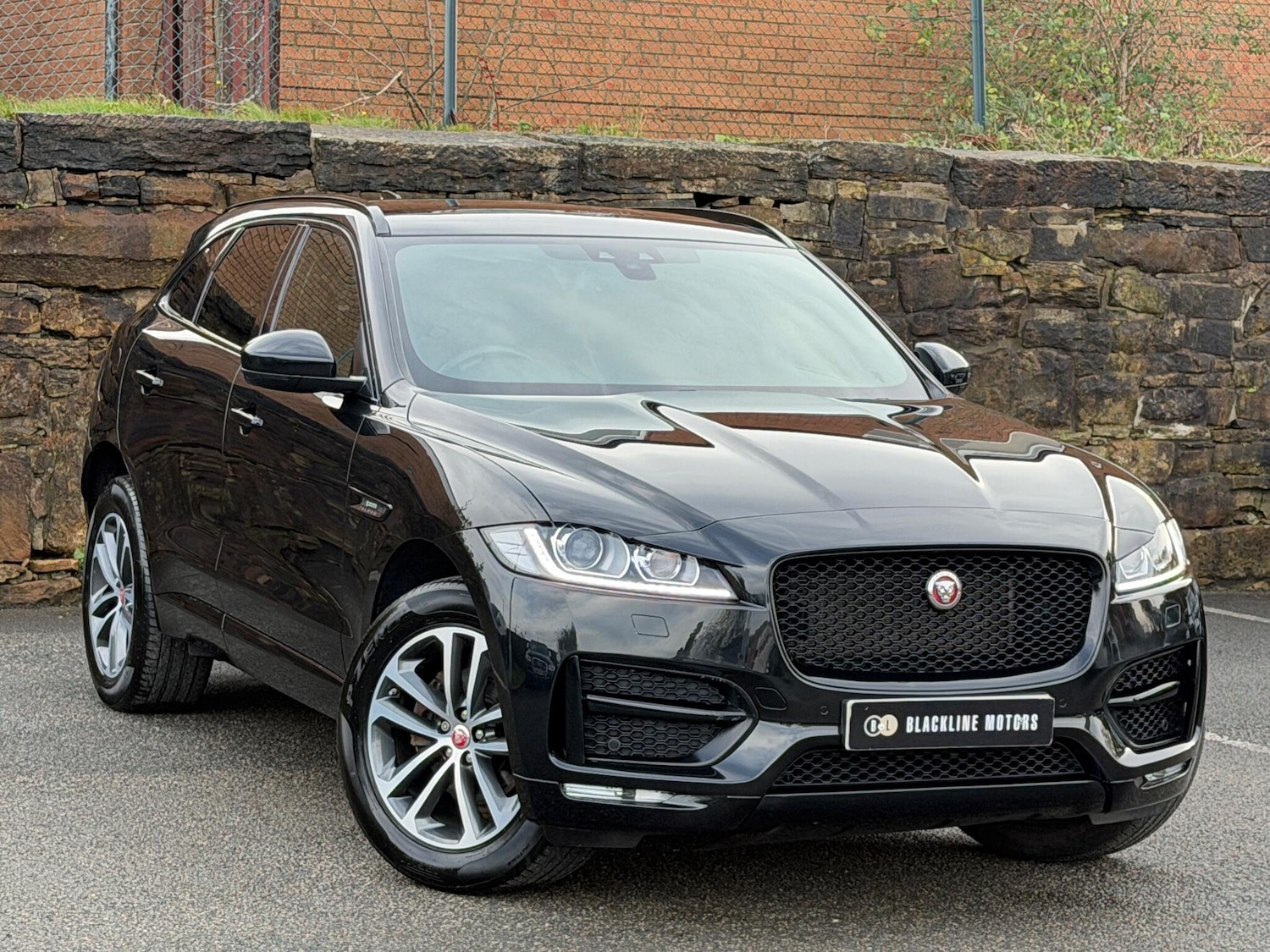 Used Jaguar F-Pace for sale - 76995420: Photo 1
